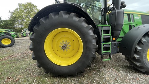 John Deere 6R250