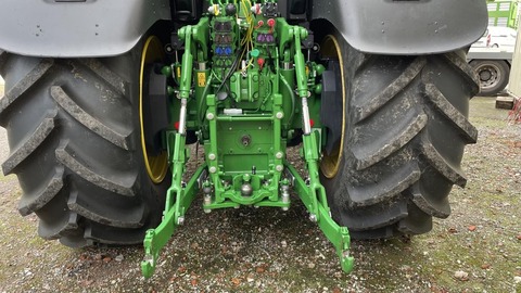 John Deere 6R250