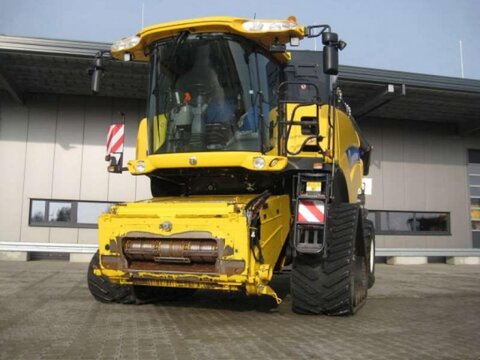 <strong>New Holland CR 9090 </strong><br />