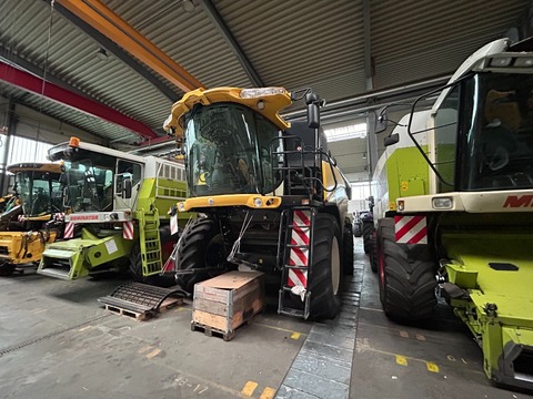 New Holland CR 9080