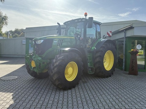 John Deere TRAKTOR 6215R