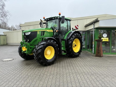 John Deere 6R215