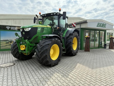 John Deere TRAKTOR 6215R