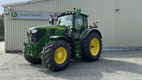 John Deere 6R215