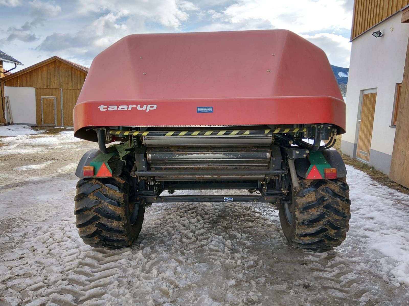 Taarup Rundballenpresse BIO + opticut 14 Kombi  3