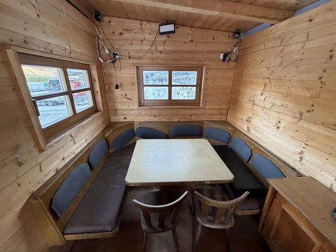 Sonstige Partyanhänger mit Eckbank u. Heizung