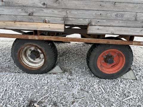 Sonstige Partyanhänger mit Eckbank u. Heizung