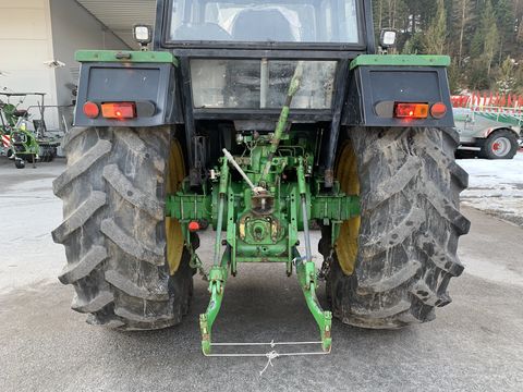 John Deere 3140