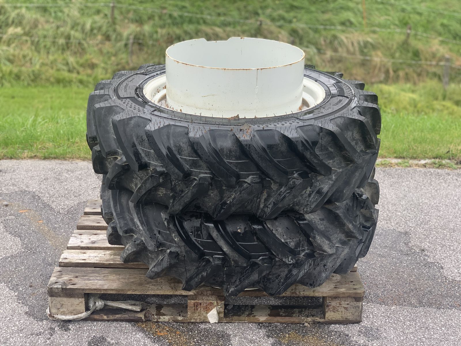 Trinker Zwillingsräder 280/85-24 2