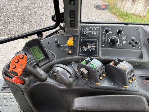 New Holland TM 190