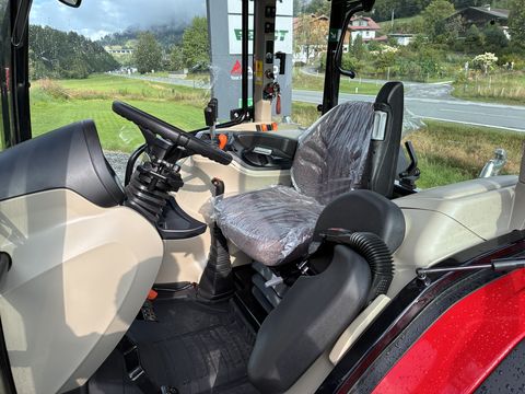 Massey Ferguson MF 4708M Cab Essential D2