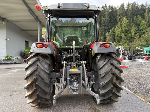 Massey Ferguson MF 4708M Cab Essential D2