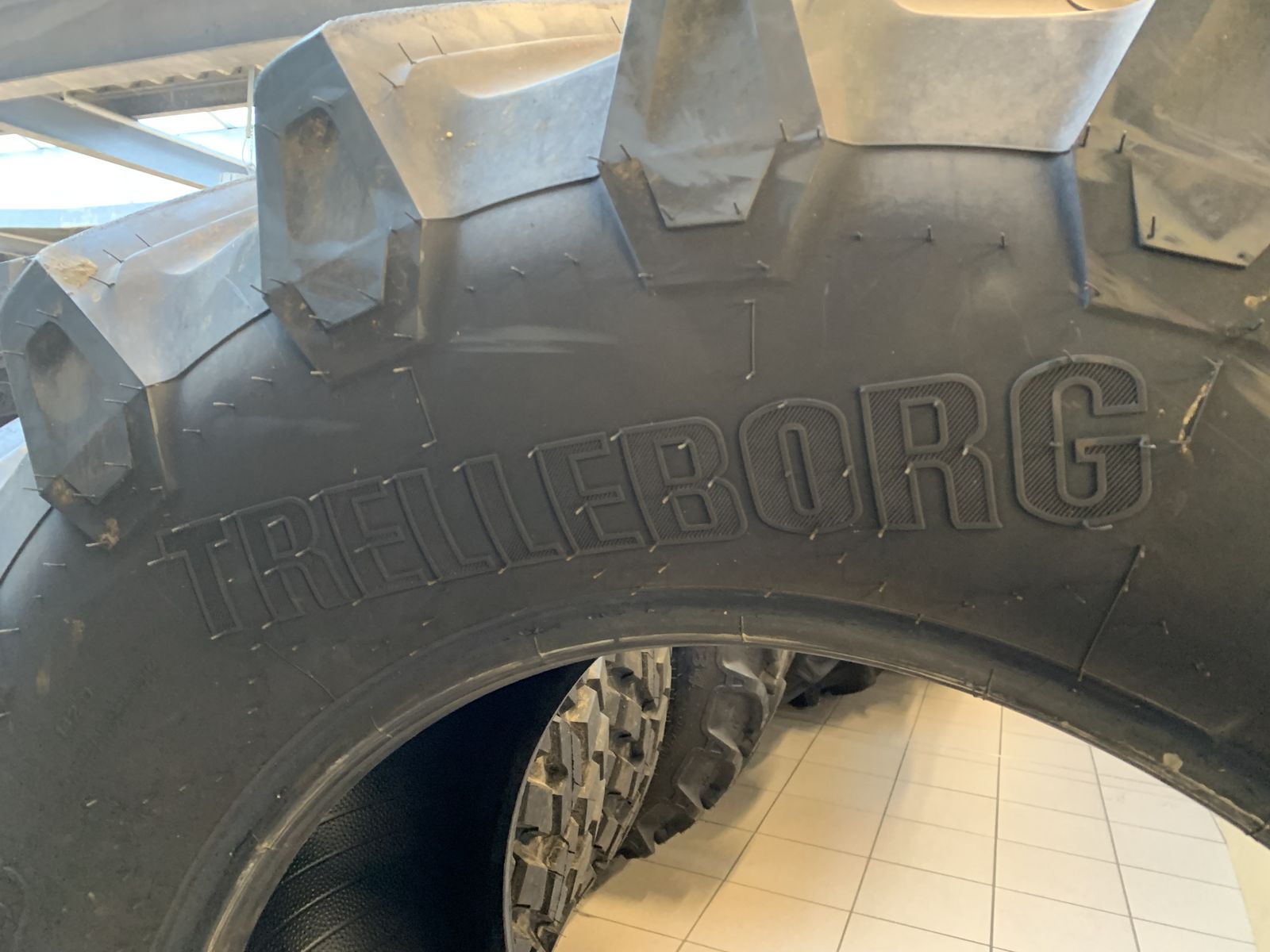 Trelleborg Reifen 540/65R28 1 Stk. 2