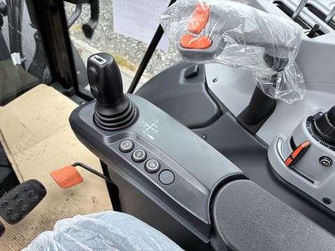 Valtra A115 Schwarzmetallic + Frontlader G4S