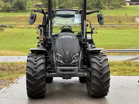 Valtra A115 Schwarzmetallic + Frontlader G4S
