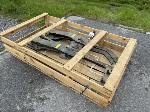 Hauer Frontladerkonsole zu MF 5713