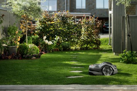 Husqvarna Husqvarna Automower 305E NERA 900m²