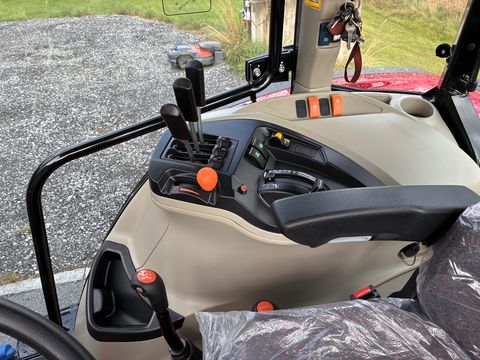 Massey Ferguson MF 4708M Cab Essential D2