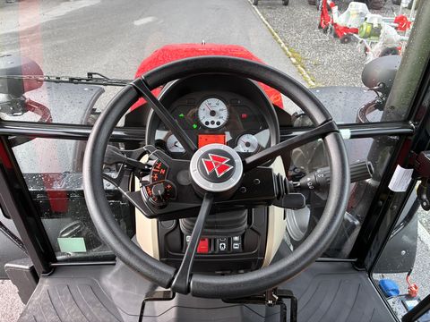 Massey Ferguson MF 4708M Cab Essential D2