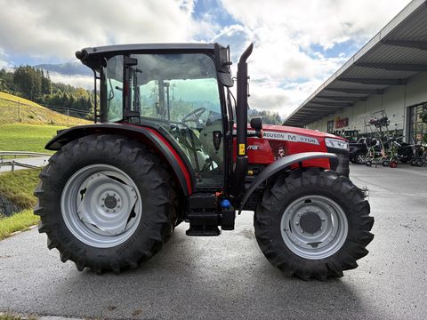 Massey Ferguson MF 4708M Cab Essential D2