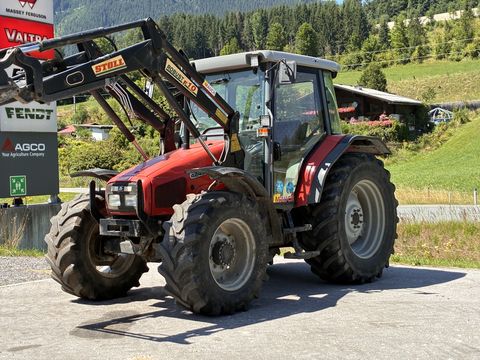 Massey Ferguson MF 4245 + Stoll Frontlader