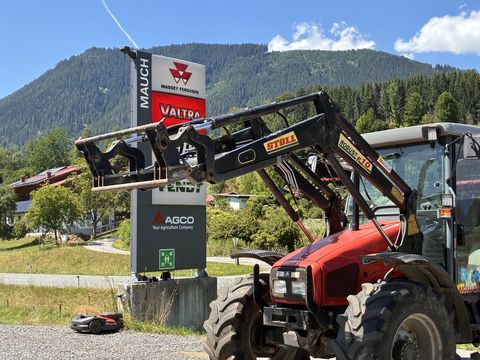 Massey Ferguson MF 4245 + Stoll Frontlader