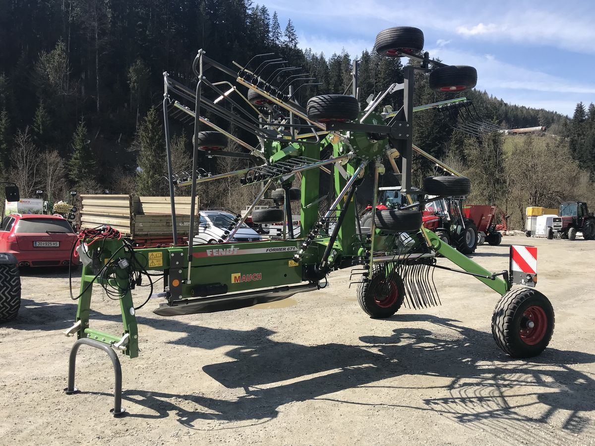 Fendt Schwader Former 671