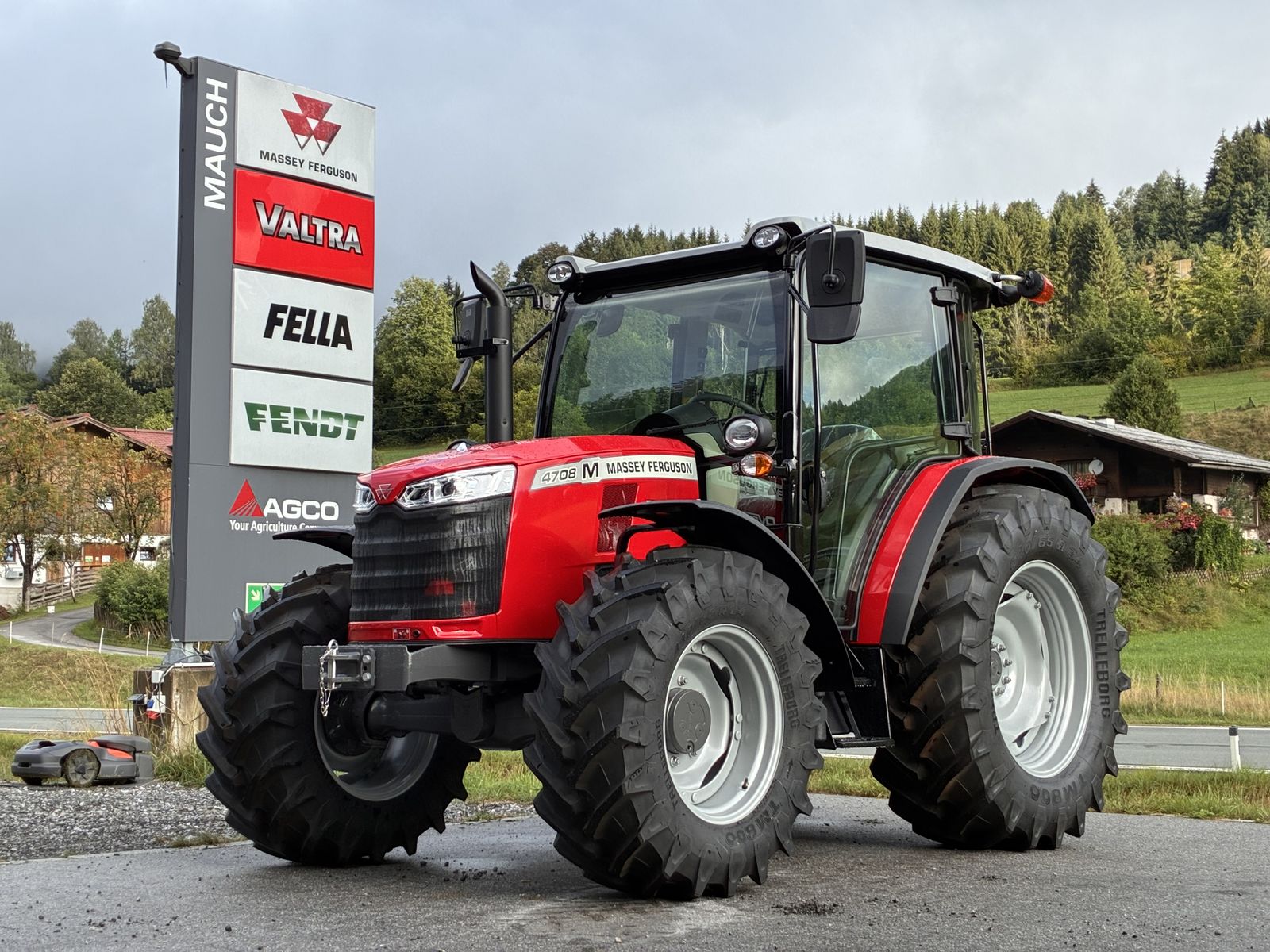 Massey Ferguson MF 4708M Cab Essential D2