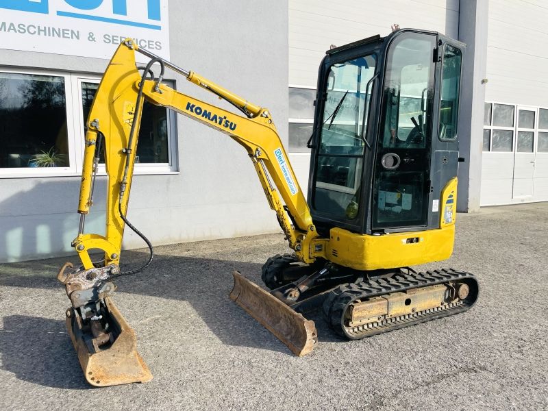 Komatsu PC16R-3HS 2
