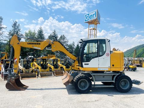 Liebherr A910 Compact
