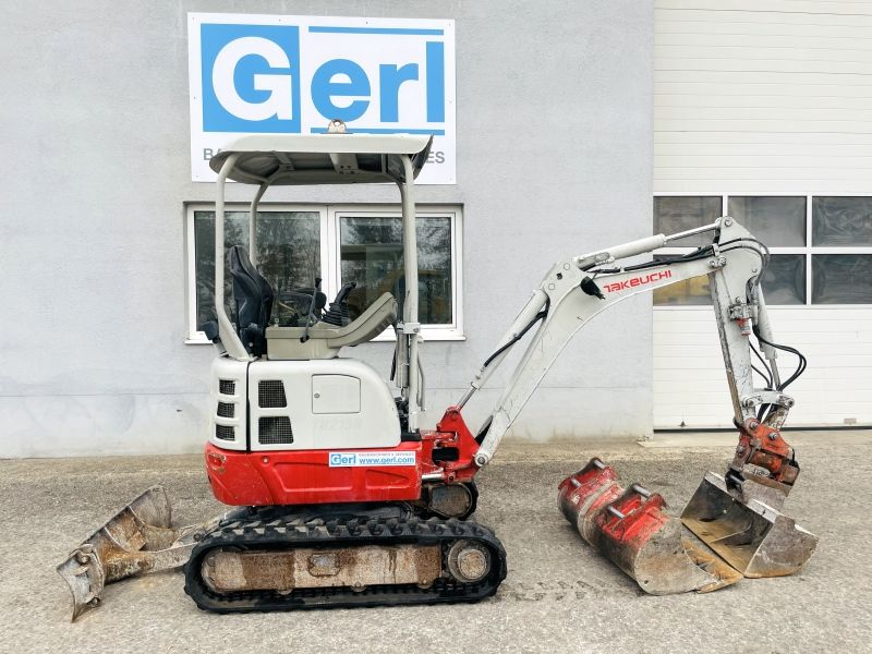 Takeuchi TB215R 2