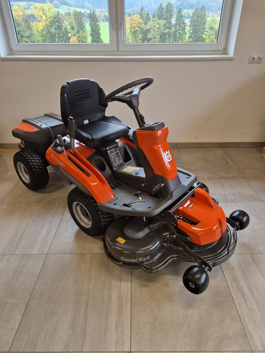Husqvarna Akku-Rider 200iX AWD 2