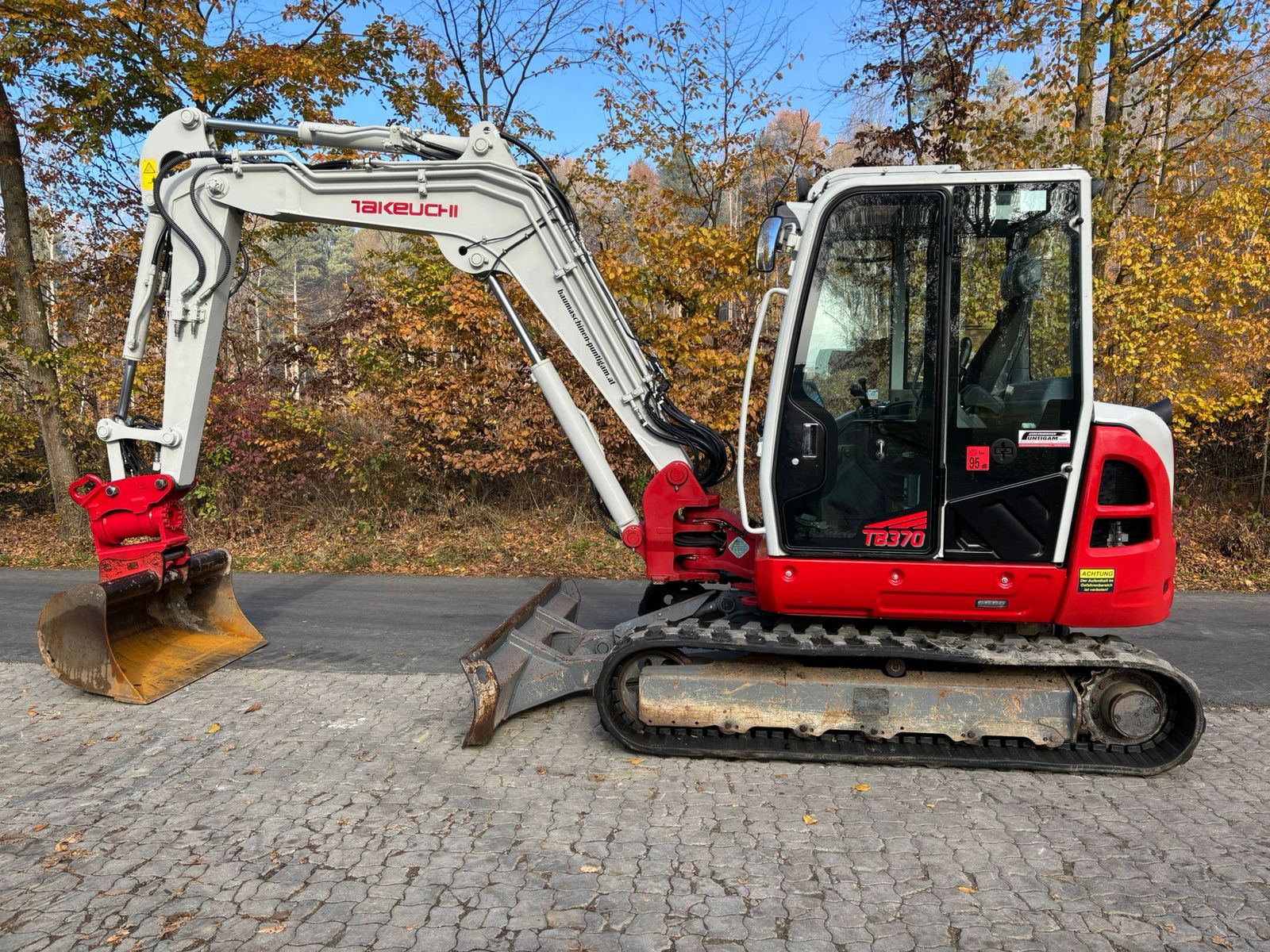 Takeuchi TB 370 1