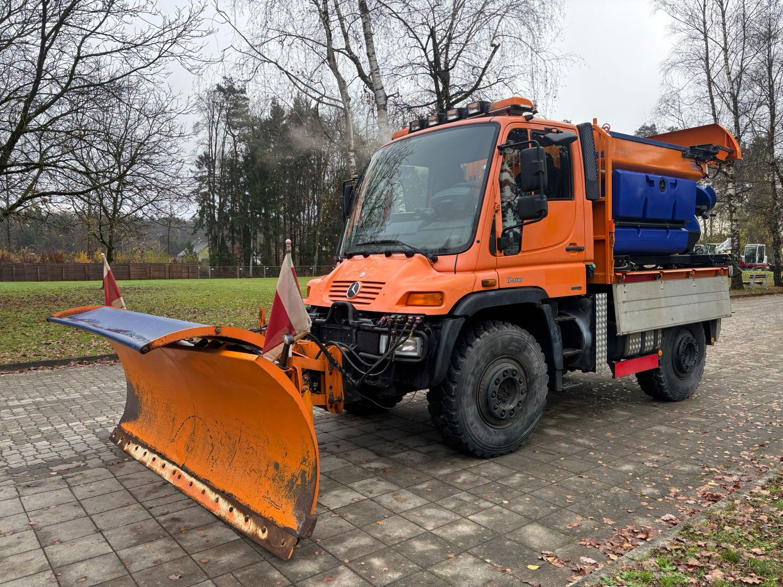 Mercedes Unimog U400 3