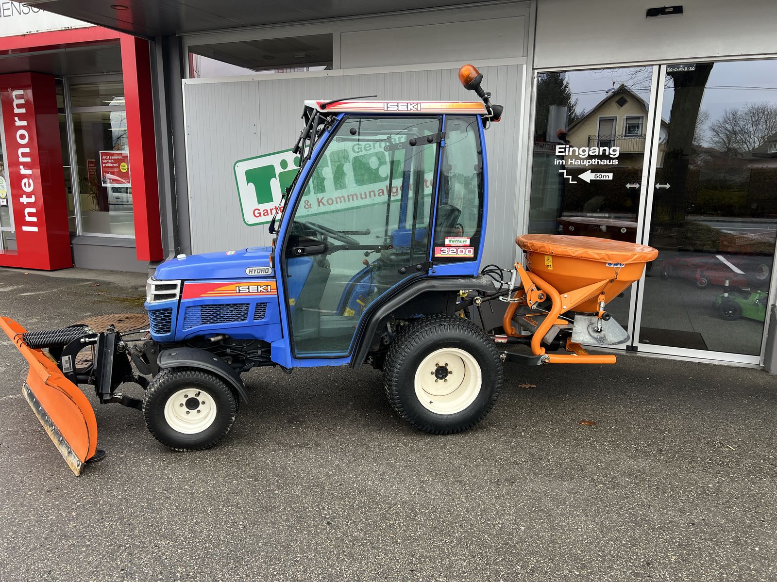 Iseki TM 3200 AHLK | Schneeschild | Streuer 2