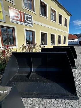 BIG Volumenschaufel 220 cm mit Merlo ZM2 Aufnahm
