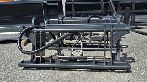 Sonstige Hydraulischer Adapter mit Claas Scorpion auf Eur