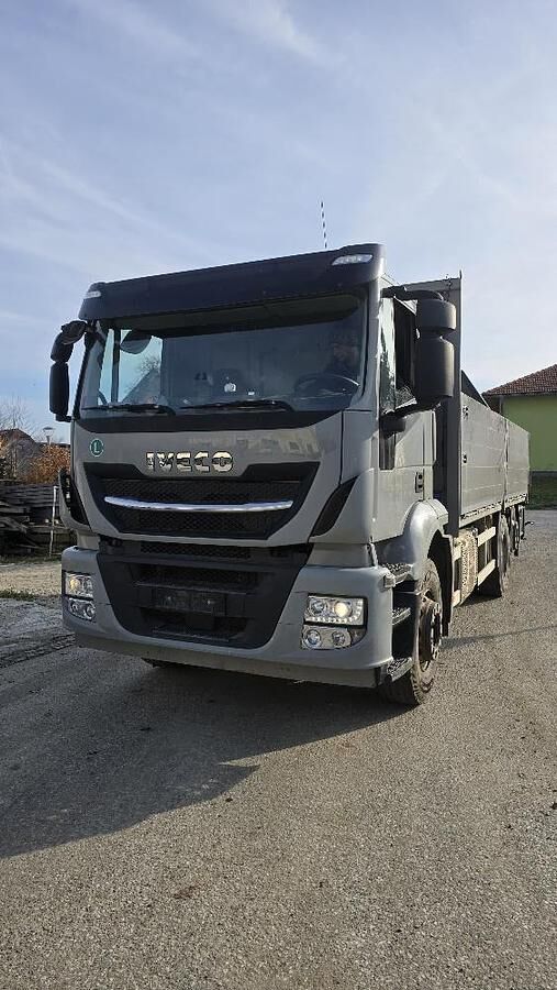 Iveco Stralis 6x2 Baustoffpritsche mit Hiab 228-E5 Kra 2
