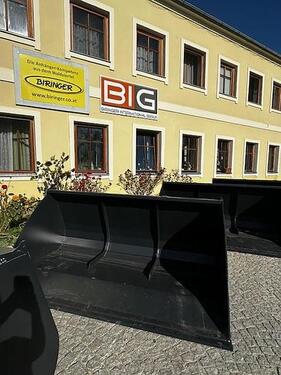 BIG Volumenschaufel 250 cm mit Merlo ZM2 Aufnahm