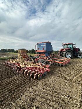 Gaspardo 6 m Sämaschine mit Howard-Nordsten Saatbeetkombi