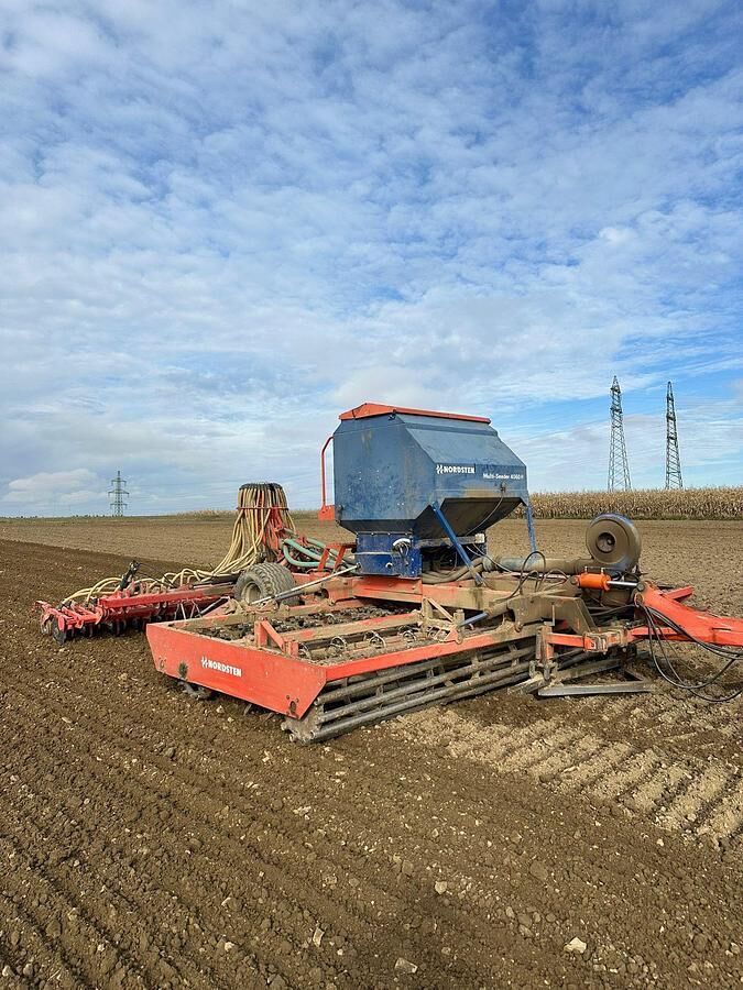 Gaspardo 6 m Sämaschine mit Howard-Nordsten Saatbeetkombi 3