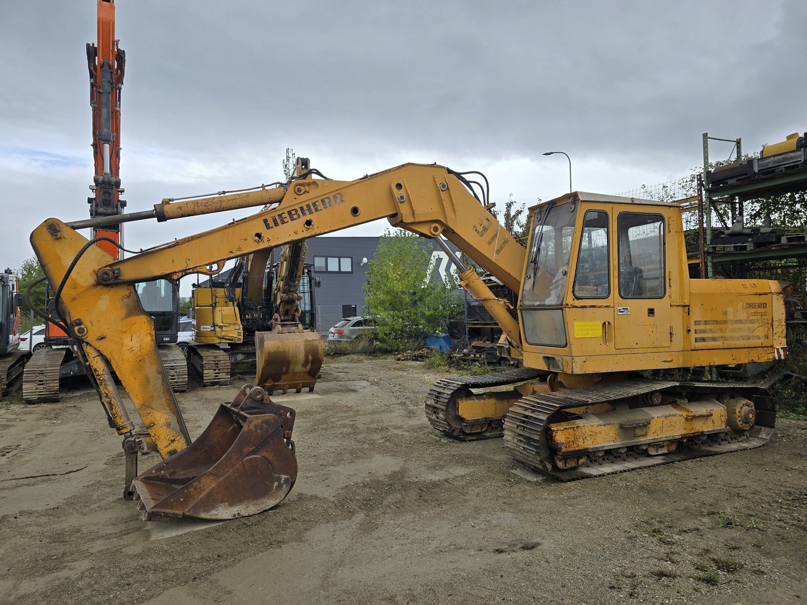 Liebherr R911C 2