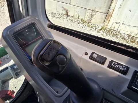 4058-81e246d1cf60d3bc5120e8431200c702-6025120