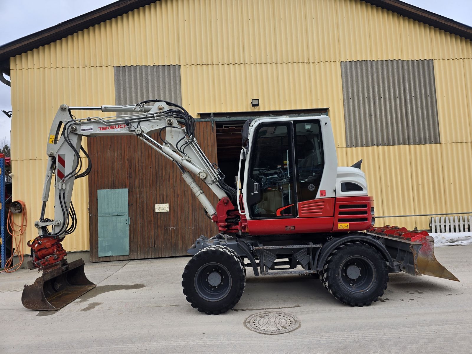 Takeuchi TB295W 2