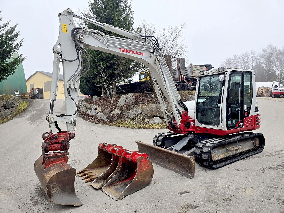 Takeuchi TB290 1