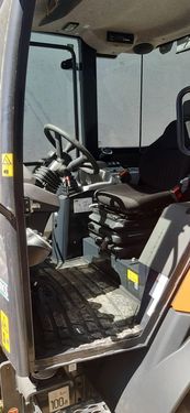 Kubota R090