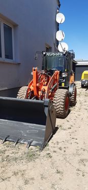 Kubota R090