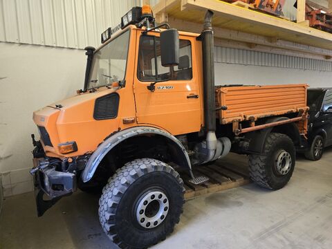 Mercedes U2400