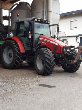 Massey Ferguson 5445 Dyna-4