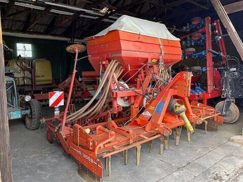 Kverneland Accord + Kuhn 3002